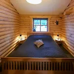 度假居 Round Timber House In Forest Near Mariager Hadsund