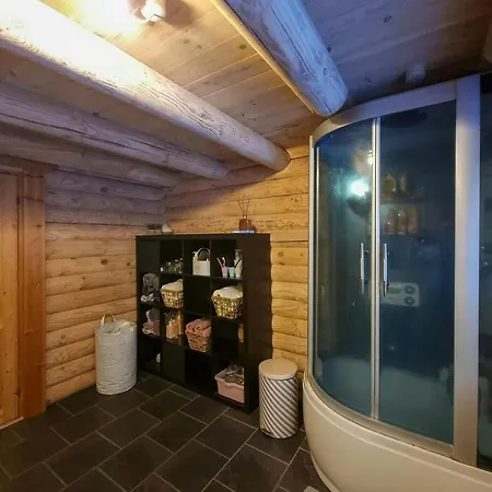 Round Timber House In Forest Near Mariager Casa vacanze *